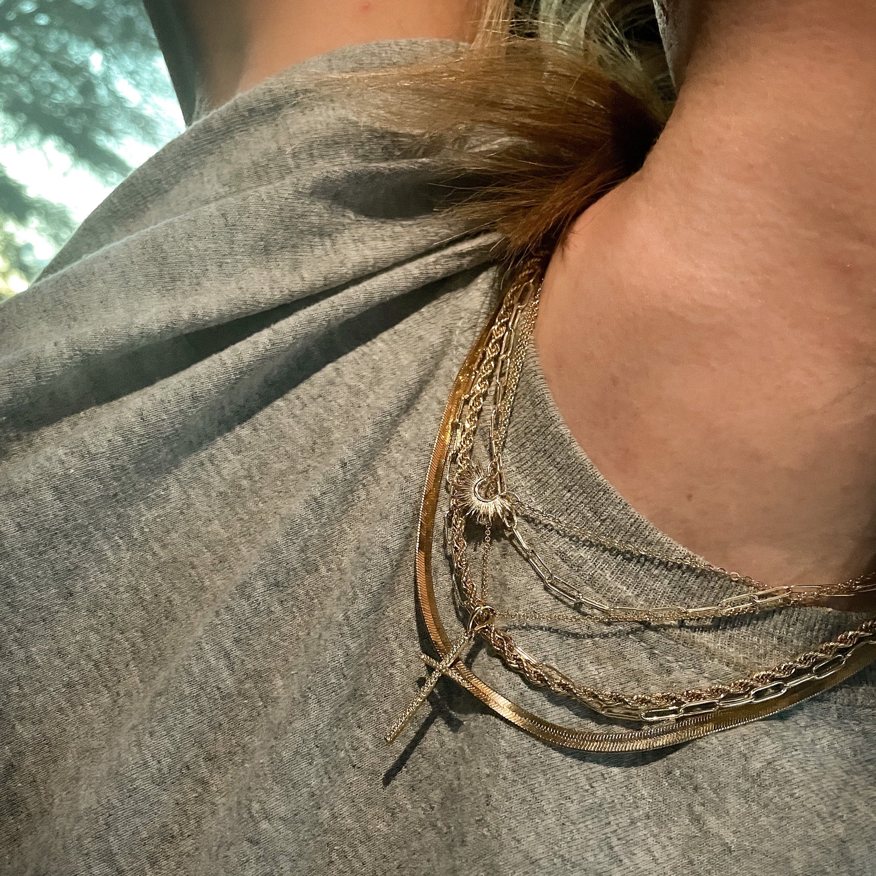 Gold palm tree charm necklace – Eve Black